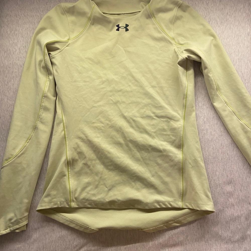 Under armor tops